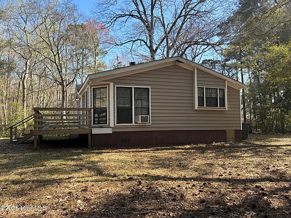 3rd image of 649 Beachwood Dr SE