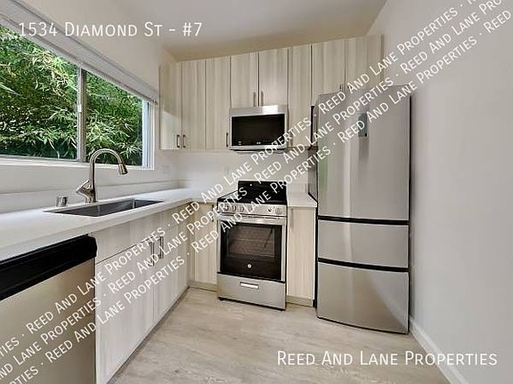 2nd image of 1534 Diamond St #7