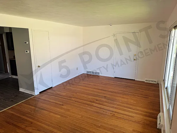 927 E 216th St #1 — Photo 30