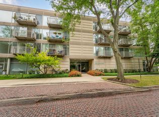 705 11th St APT 205, Wilmette, IL 60091