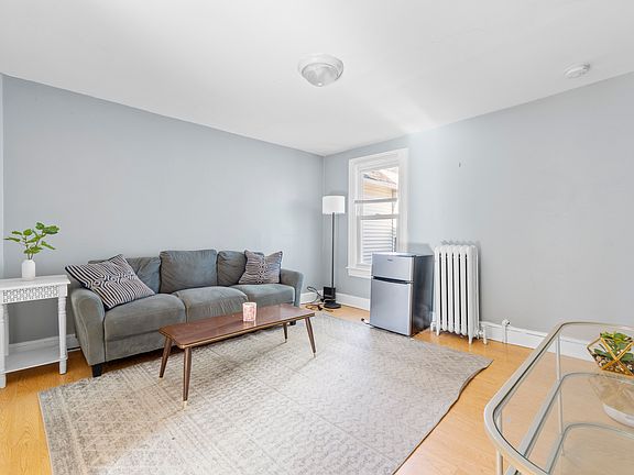 5th image of 417 McCartney St #1