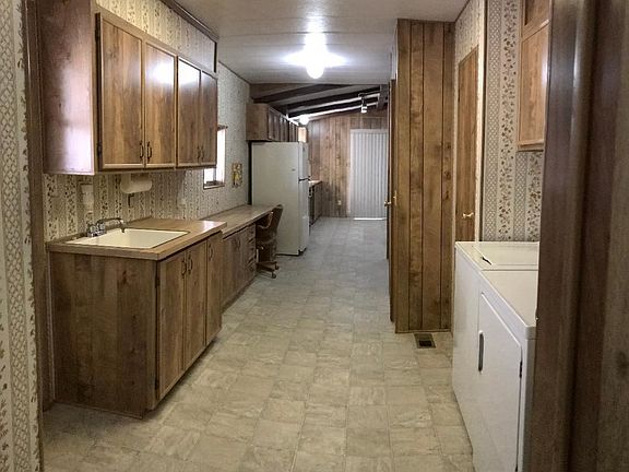 5th image of 9003 E Fairway Blvd