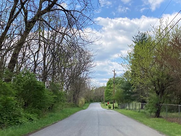 5th image of 218 Frontier Dr