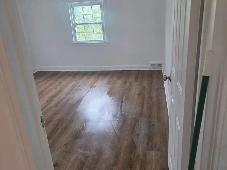 73 Rose Ln — Photo 8