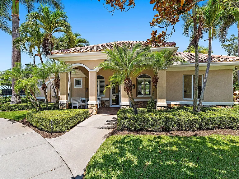 4526 Illicium Dr — Photo 38