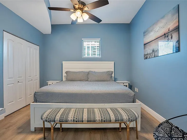525 E Jackson St #P — Photo 42