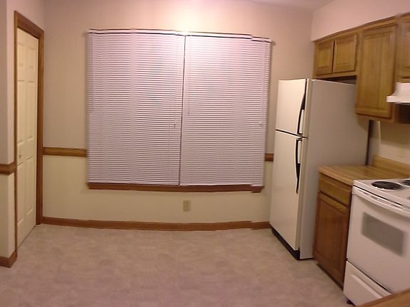 4th image of 213 Windbrooke Ln