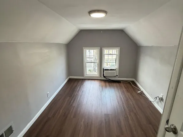 528 Court St #3, Elizabethport, NJ 07206