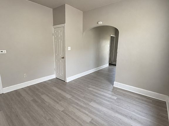 5th image of 63 Drake Ave #2