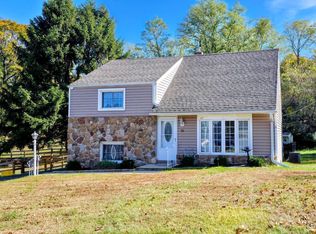 15 Pearson Dr, Springfield, PA 19064