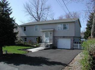 184 Lowden Point Rd, Rochester, NY 14612