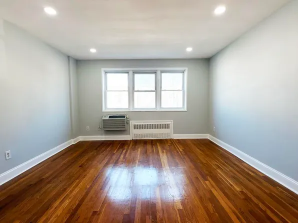 154 Bowers Street image 1 of 7