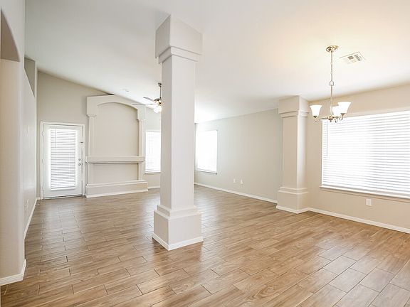 5th image of 1601 Blanco Dr