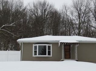 242 Lakeview Dr, Jeannette, PA