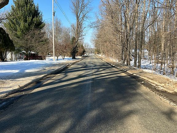 4th image of 6237 Two Mile Rd