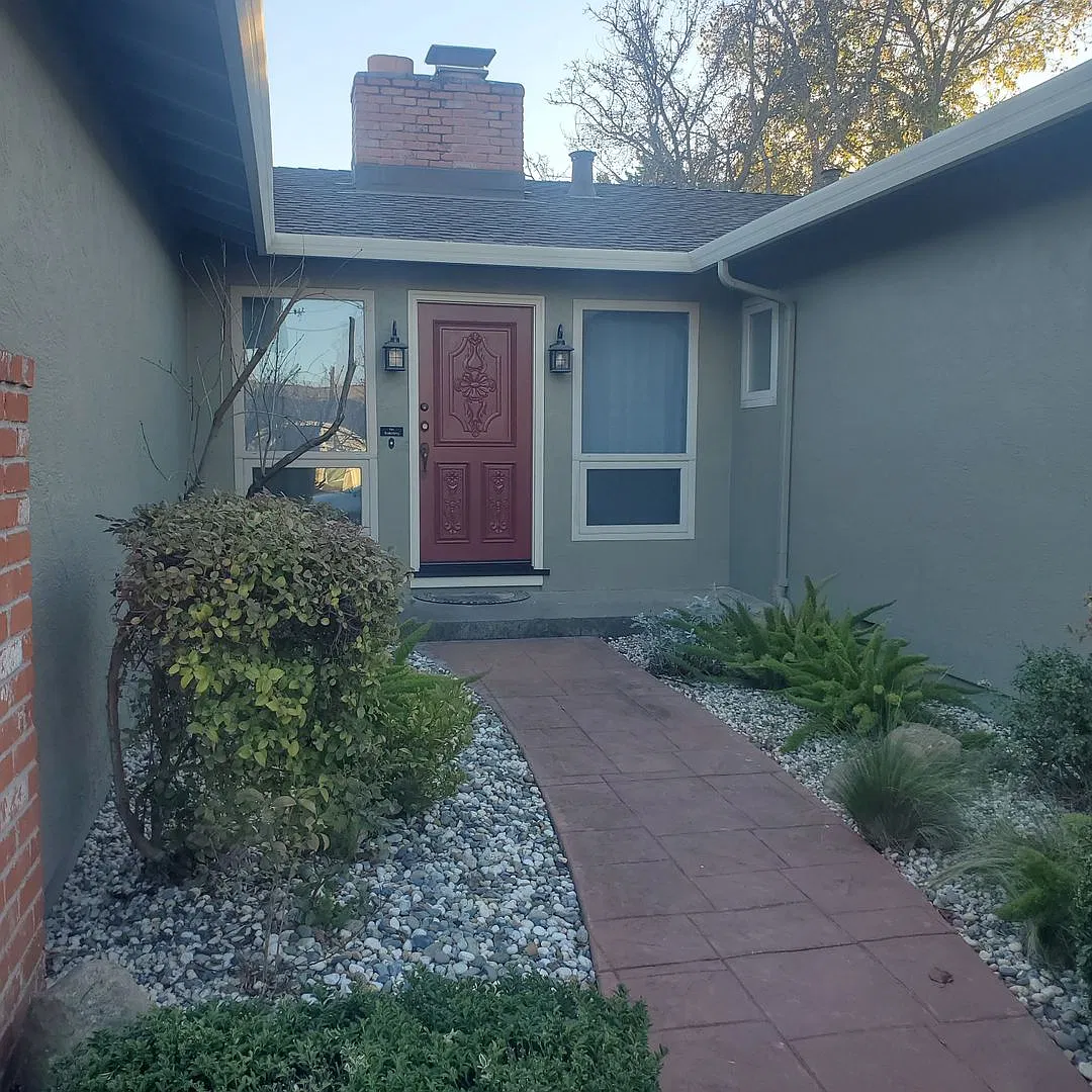 Classic 4/2 charmer in Martinez Virginia Hills Neighborhood — Photo 2