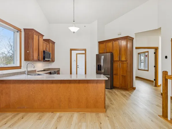 5862 Oakgreen Ct N, Stillwater, MN 55082