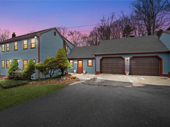 24 Bell Schoolhouse Rd, Richmond, RI 02892