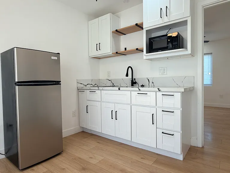 1246 Persimmon Ave — Photo 2