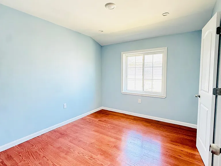 13922 Lakewood Ave #2F — Photo 6