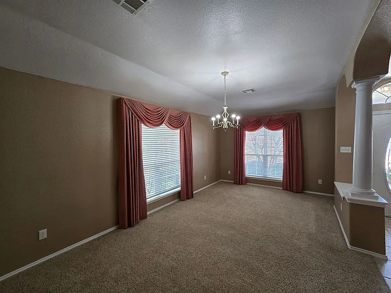 5812 Durango Dr — Photo 11