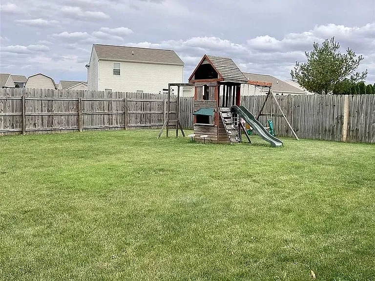 3205 Runyon Dr — Photo 10