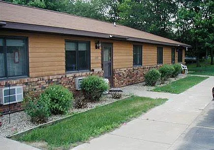 1097 Apple Ave