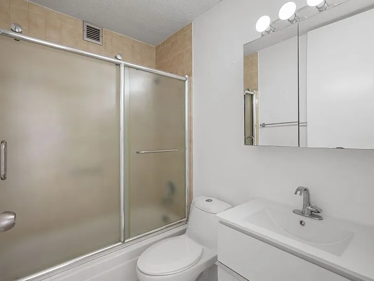 Ave Ponce de Leon 1717 Condominio Plaza Inmaculada — Photo 18