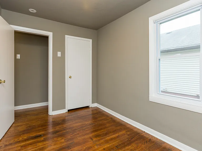 2618 E Grand Ave — Photo 13