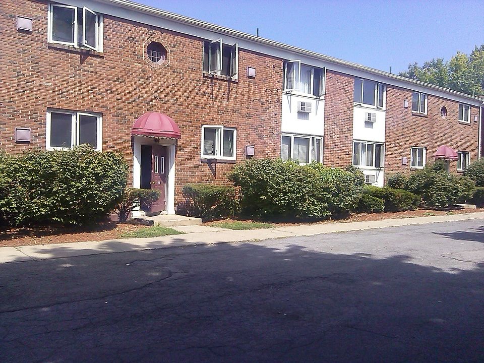 2nd image of 27 Tompkins St APT 9