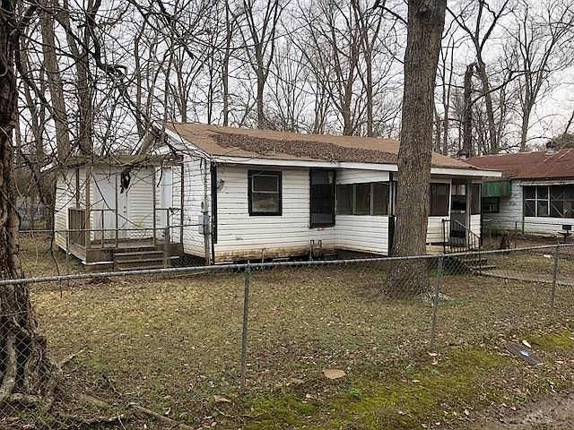 1st image of 4224 Shady Ln