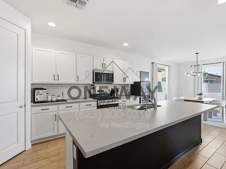 11253 E Ulysses Ave — Photo 10