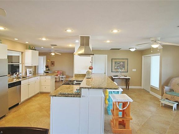 4th image of 2203 SE 11th St