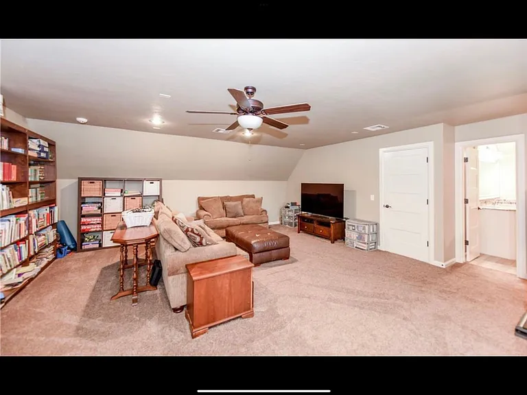 4017 Redmont Ct — Photo 33