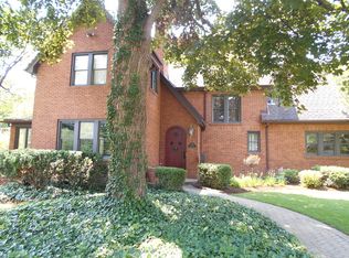 319 Grant Pl, Park Ridge, IL 60068