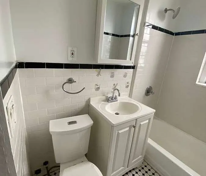 70 Ash St — Photo 1