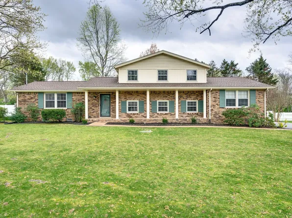 8121 Suzanne Dr, Brentwood, TN 37027
