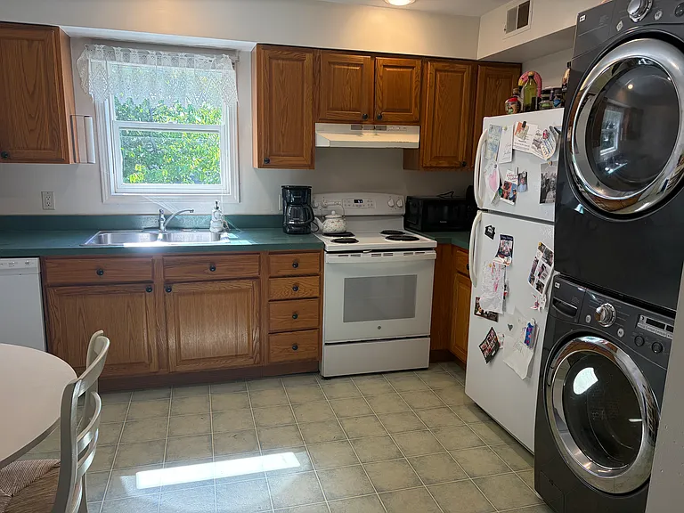 14 Andrews St #2 — Photo 4