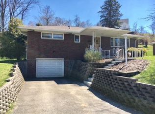 1622 Rostraver Rd, Belle Vernon, PA 15012