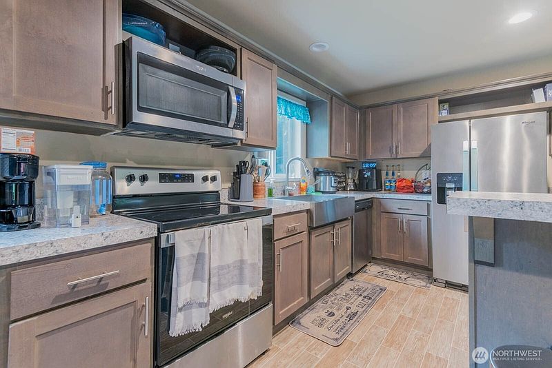5th image of 6705 NE Prospect Street