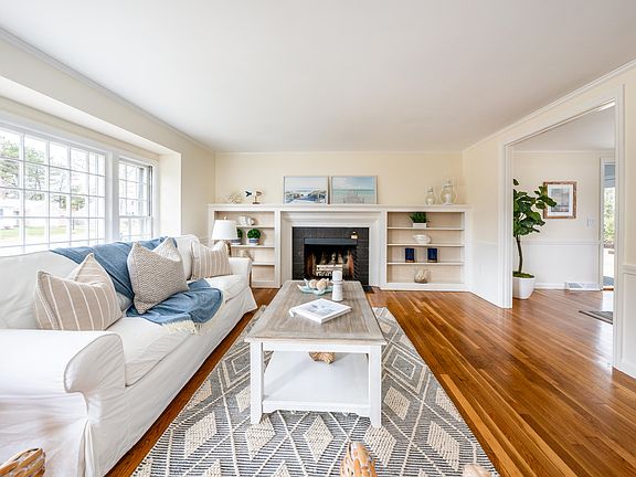 4th image of 21 Touraine Way