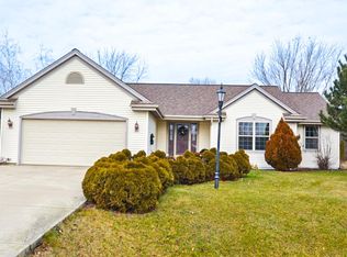 202 Field Dr, Eagle, WI 53119