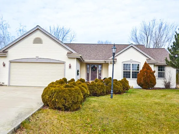 202 Field DRIVE, Eagle, WI 53119