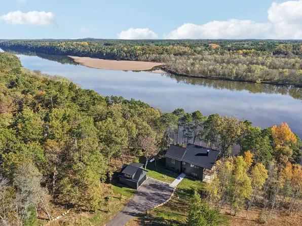 N2620 River Highland Dr, Lyndon Station, WI 53944