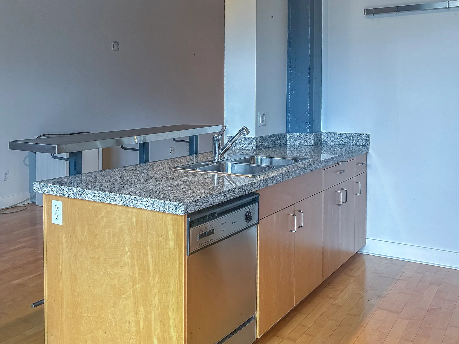 Studio, 709 sqft, $1,495 — Photo 2
