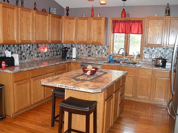 3rd image of 1634 Wedgewood Dr NE