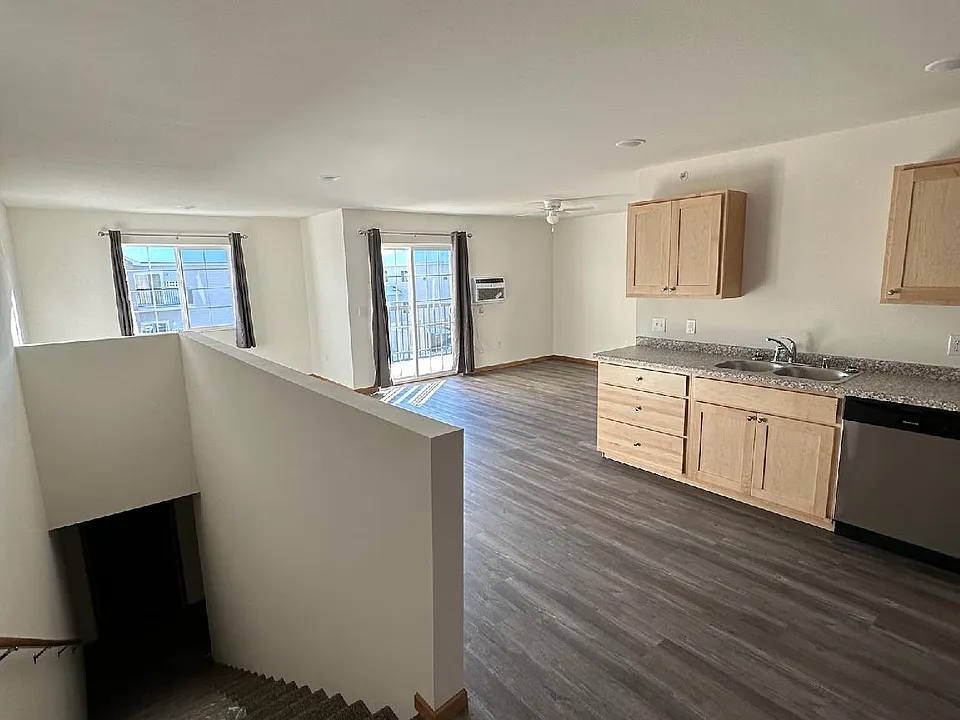 835 E Wisconsin St #602