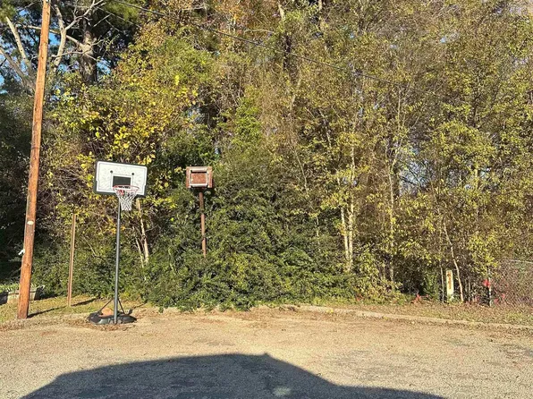 Leona Cir, White Oak, TX 75693