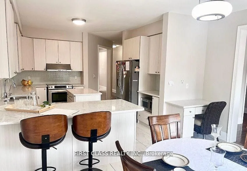 4 bed, $3,800 — Photo 2