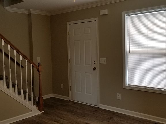 LIVING ROOM MAIN ENTRANCE